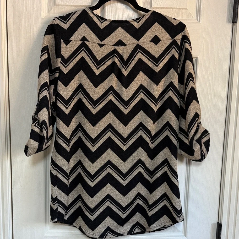Tacera Black and Tan Chevron Tunic - Picture 11 of 13